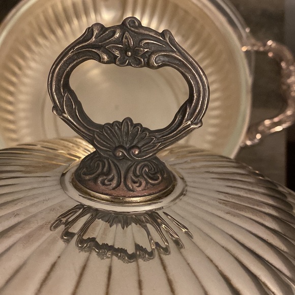 Vintage silver plate casserole/bowl wooden handle with lid - Picture 8 of 16